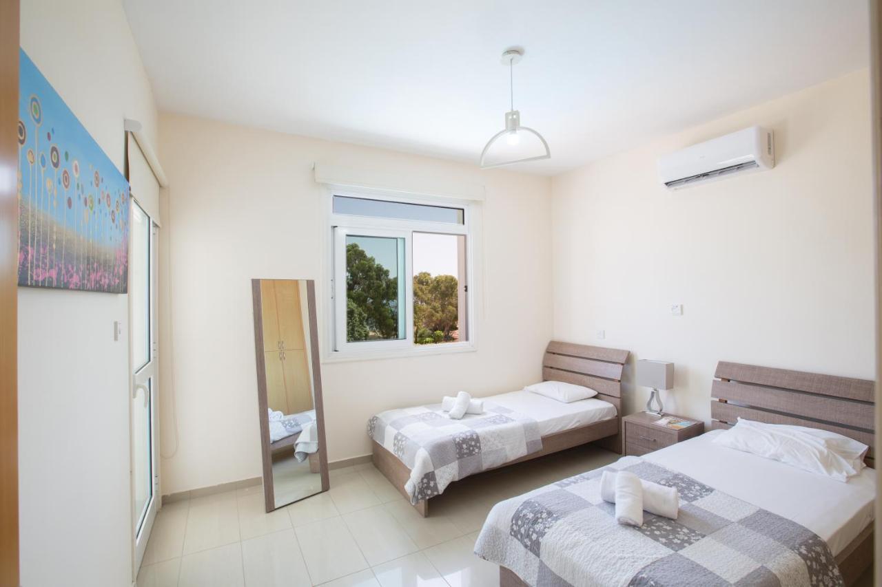 Shaye Front Line Villa Protaras Buitenkant foto